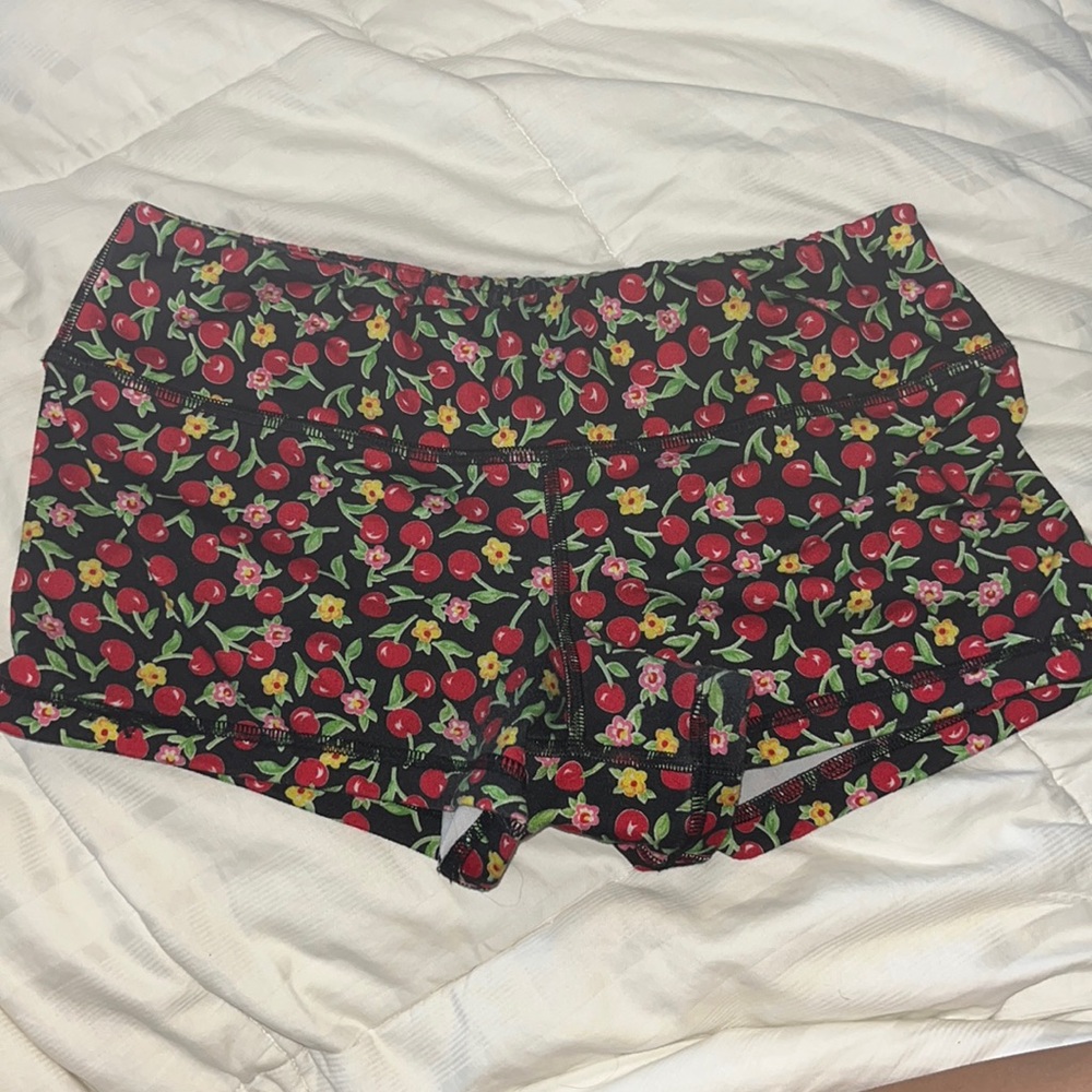 FLEO athletic shorts